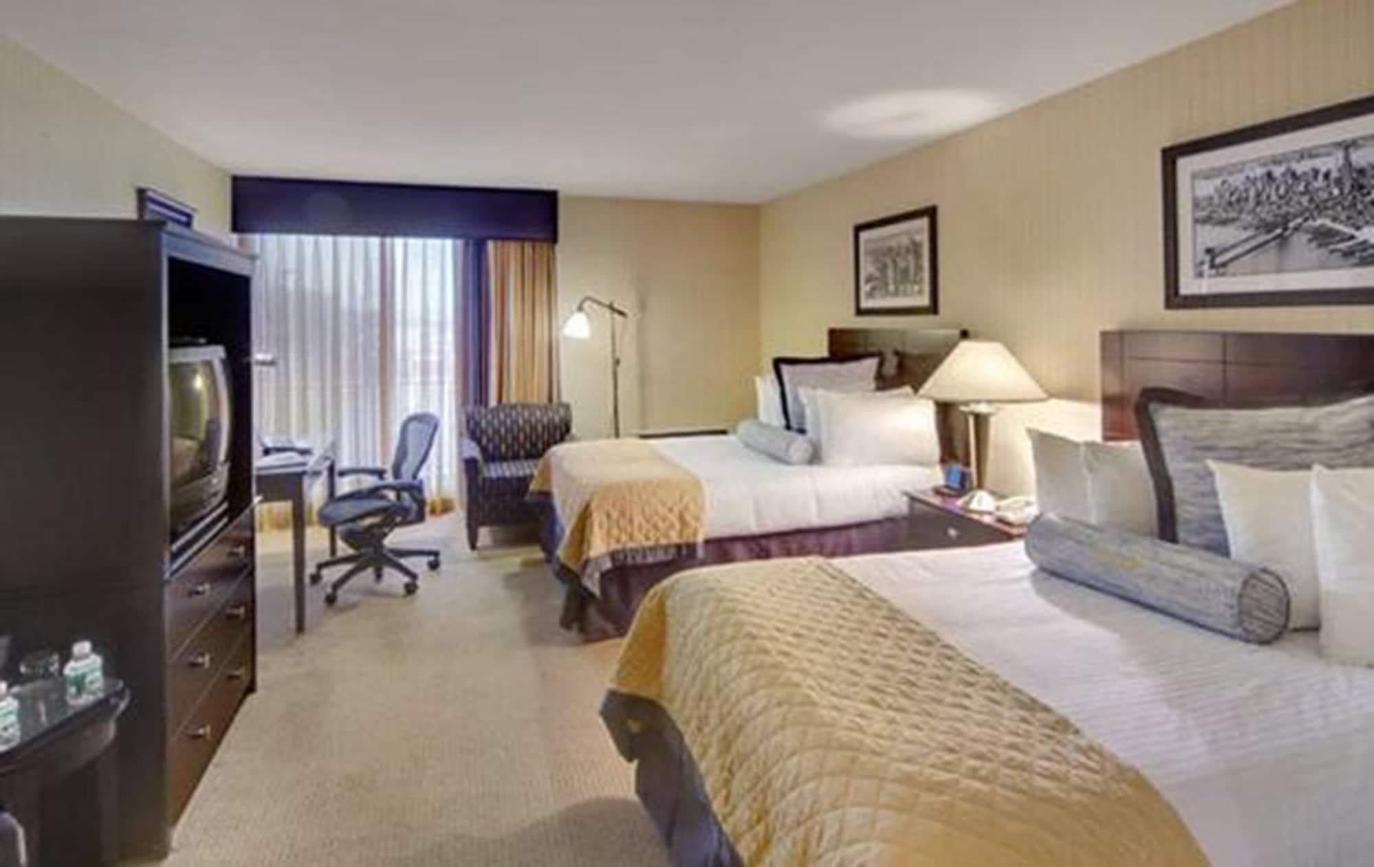 Wyndham Garden Hotel Newark Airport Eksteriør billede