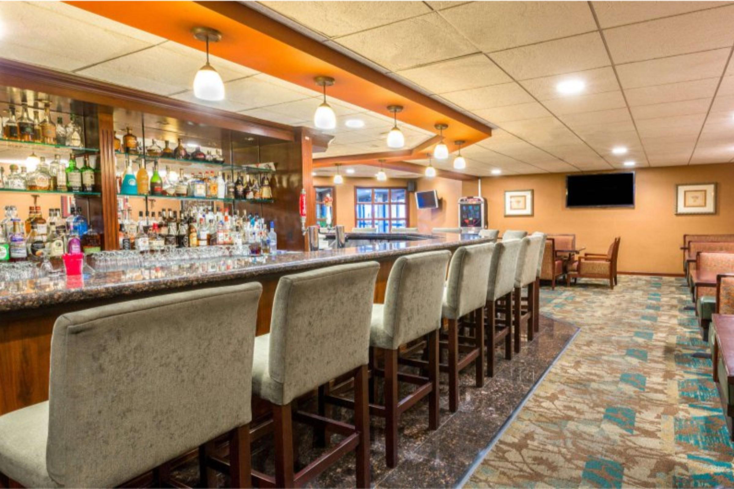 Wyndham Garden Hotel Newark Airport Eksteriør billede