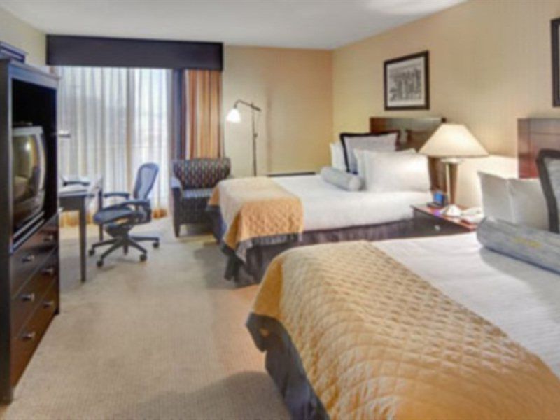 Wyndham Garden Hotel Newark Airport Eksteriør billede